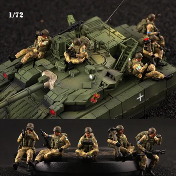5pcs Escala 1/72 ucraniano Tanque de Soldados Blindados 5 Números de Modelo com Carro de Brinquedo DIY Cena Boneca Ornamento